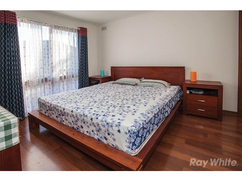 8 Bridgewater Way, Rowville VIC 3178