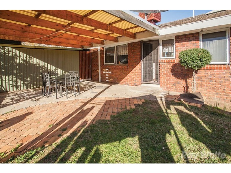 8 Bridgewater Way, Rowville VIC 3178