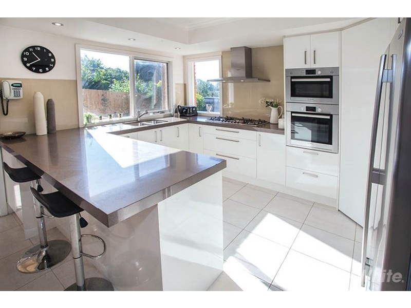 5 Alex Avenue, Wheelers Hill VIC 3150