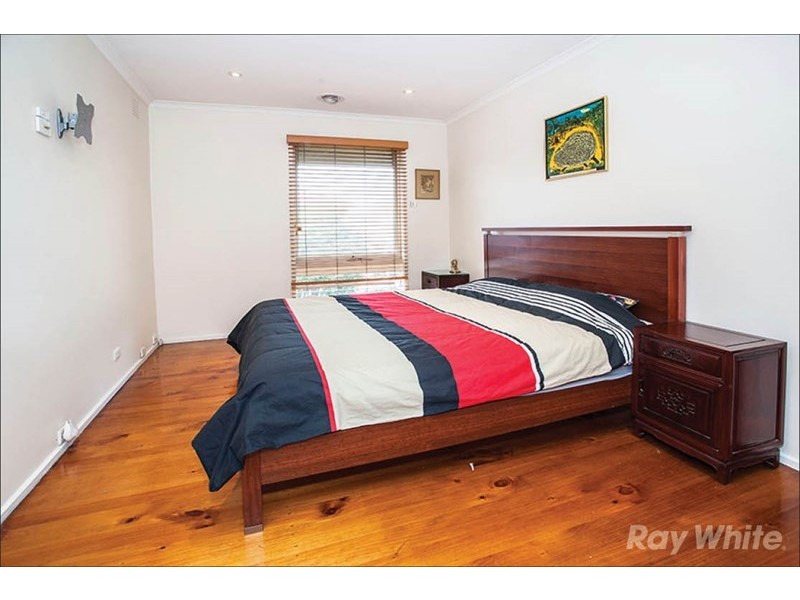 35 Amblecote Crescent, Mulgrave VIC 3170