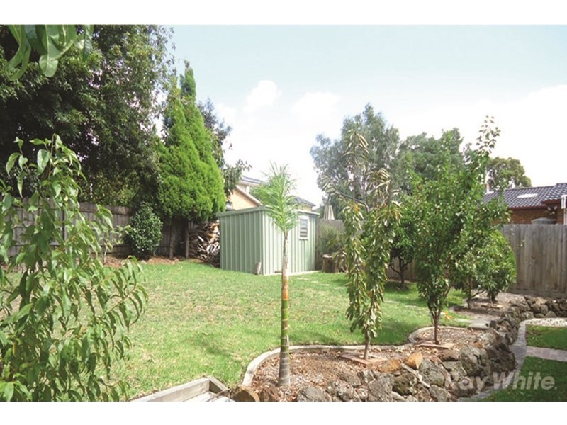 26 Lemana Crescent, Mount Waverley VIC 3149