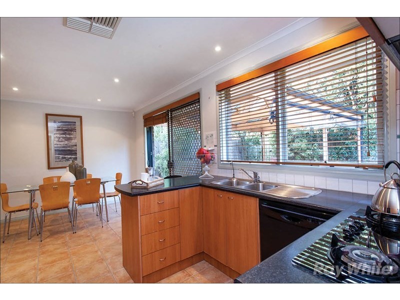 6 Calderwood Avenue, Wheelers Hill VIC 3150