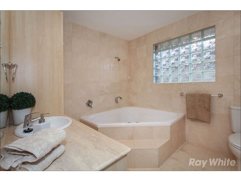 6 Calderwood Avenue, Wheelers Hill VIC 3150