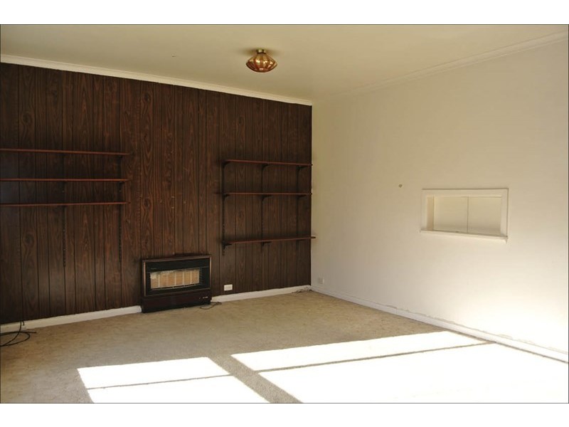 8 Chandler Grove, Burwood VIC 3125