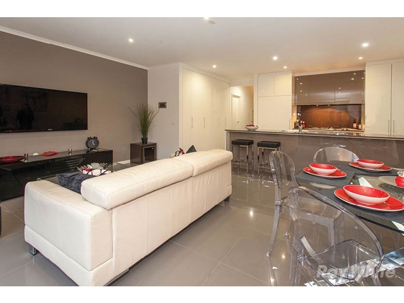 33 Brunton Crescent, Mulgrave VIC 3170