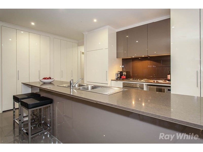 33 Brunton Crescent, Mulgrave VIC 3170