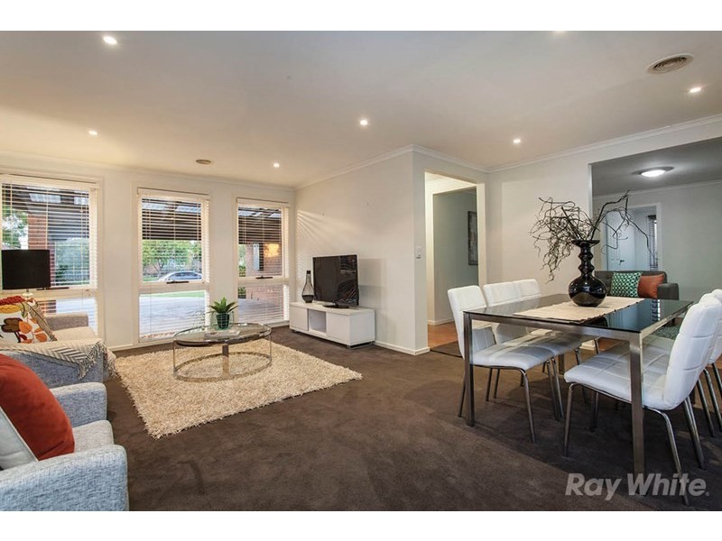 17 Brennan Drive, Wantirna South VIC 3152