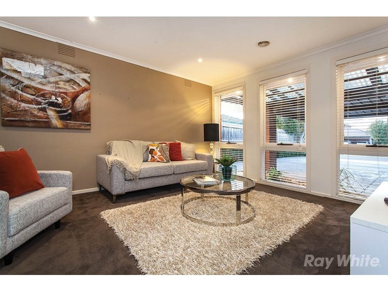 17 Brennan Drive, Wantirna South VIC 3152