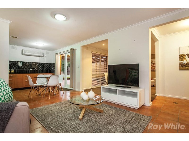 17 Brennan Drive, Wantirna South VIC 3152