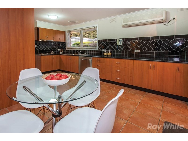 17 Brennan Drive, Wantirna South VIC 3152