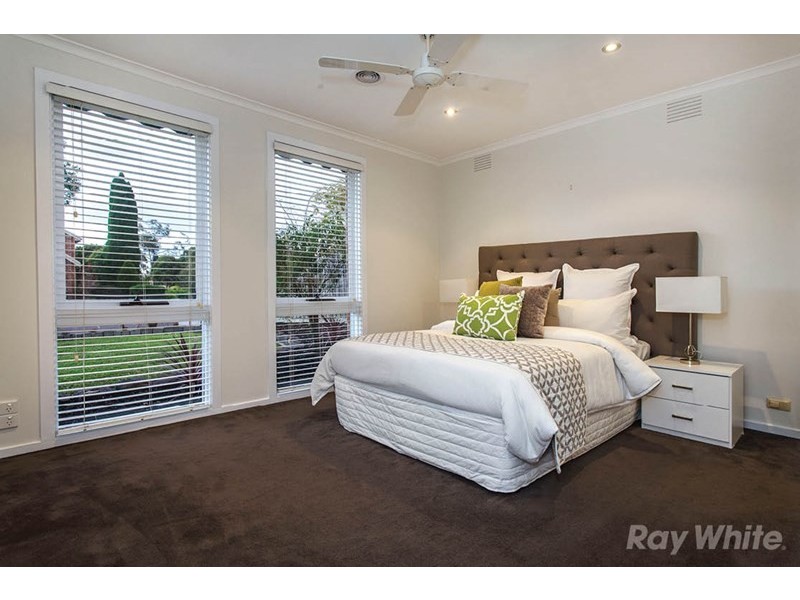 17 Brennan Drive, Wantirna South VIC 3152