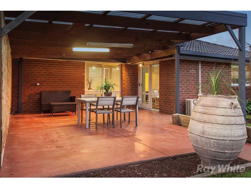 17 Brennan Drive, Wantirna South VIC 3152