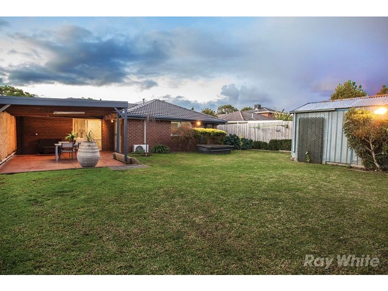 17 Brennan Drive, Wantirna South VIC 3152