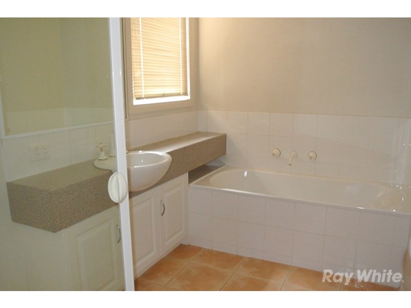 11/2 Mckelvie Court, Glen Waverley VIC 3150