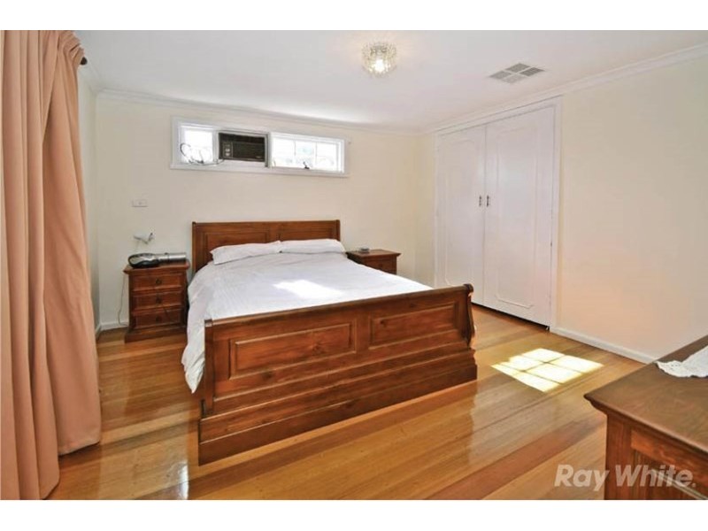 32 Brandon Park Drive, Wheelers Hill VIC 3150