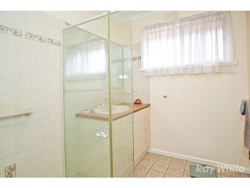 45 Hillview Crescent, Mount Waverley VIC 3149