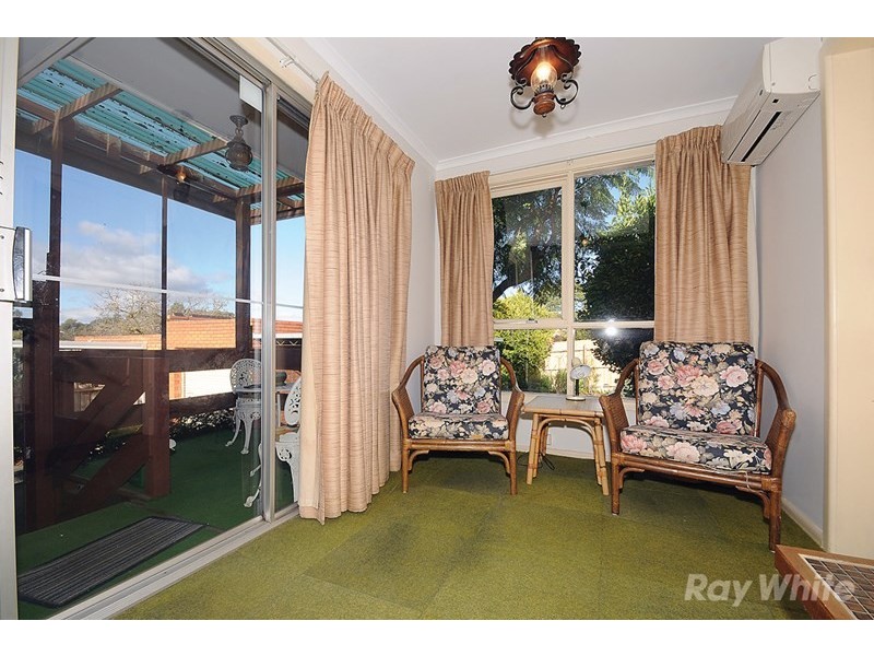 24 Delmore Crescent, Glen Waverley VIC 3150