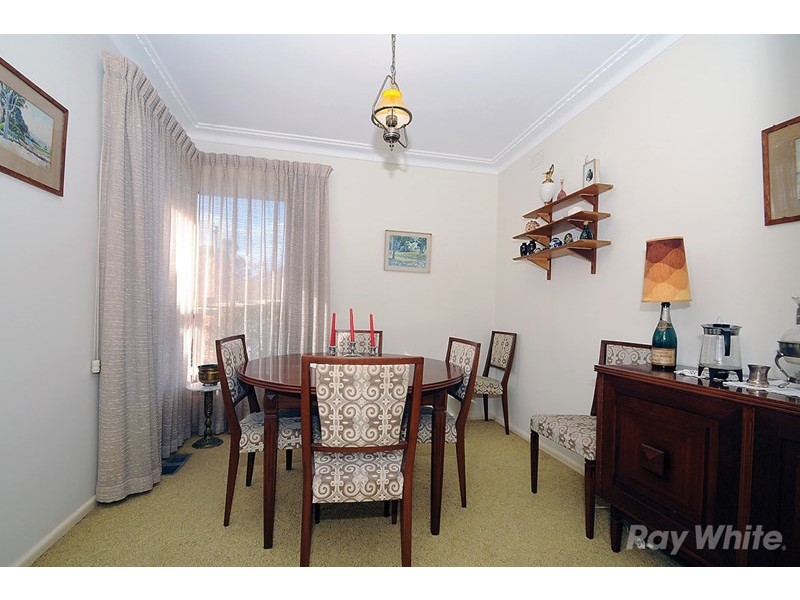 24 Delmore Crescent, Glen Waverley VIC 3150