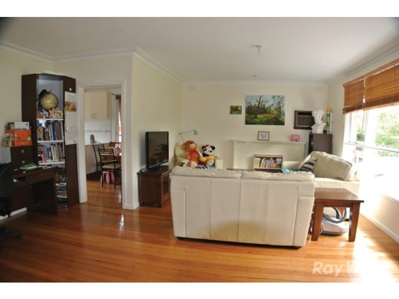 31 Railway Avenue, Ringwood East VIC 3135