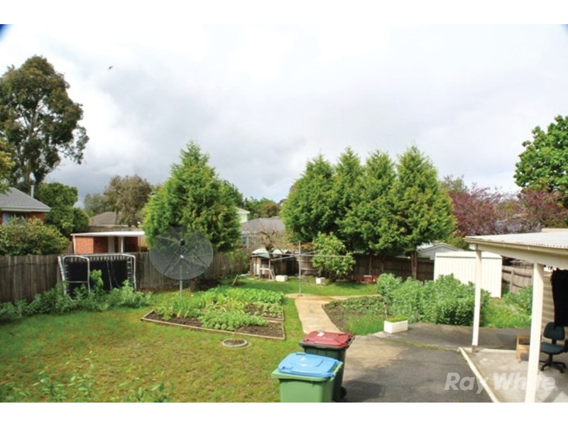31 Railway Avenue, Ringwood East VIC 3135