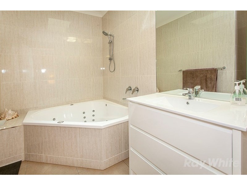 2/28 Diosma Drive, Glen Waverley VIC 3150