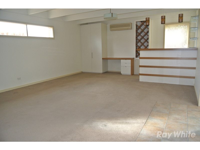 54 Banbury Street, Burwood East VIC 3151