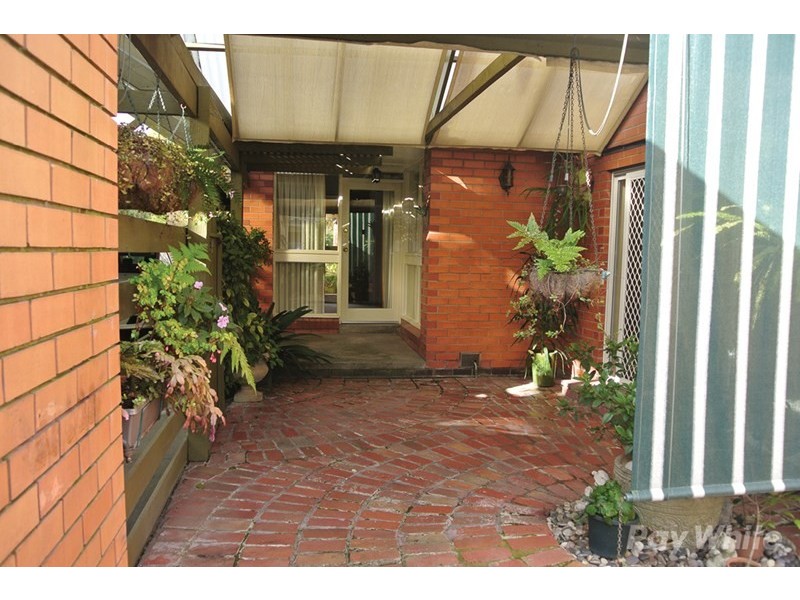 54 Banbury Street, Burwood East VIC 3151