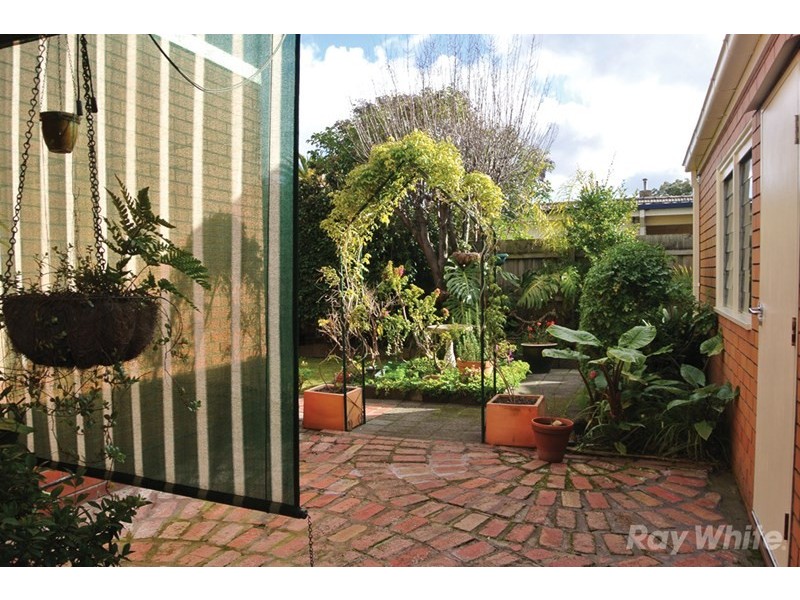 54 Banbury Street, Burwood East VIC 3151