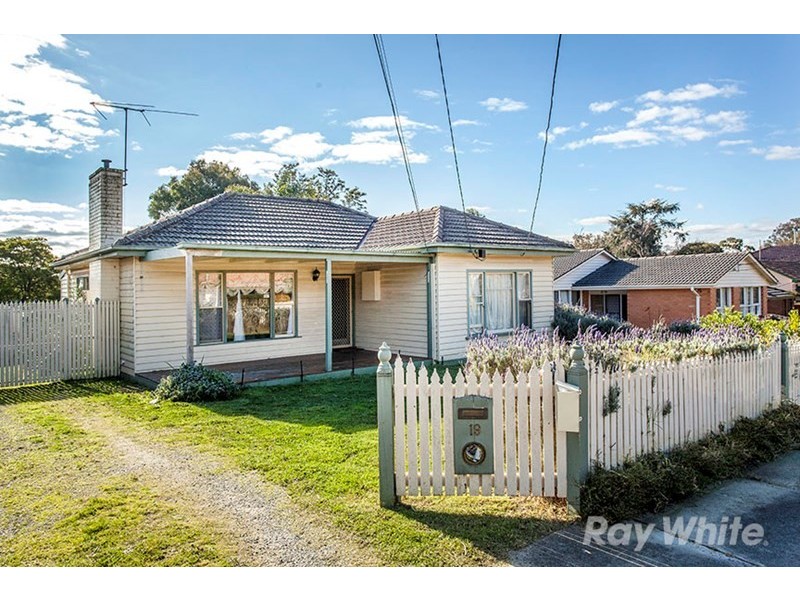 19 Farleigh Avenue, Burwood VIC 3125
