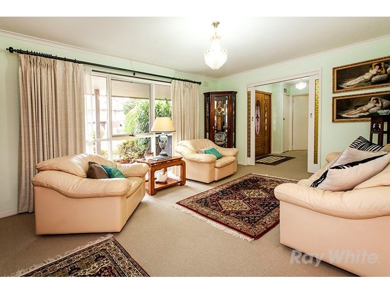 15 Baranbali Drive, Vermont South VIC 3133