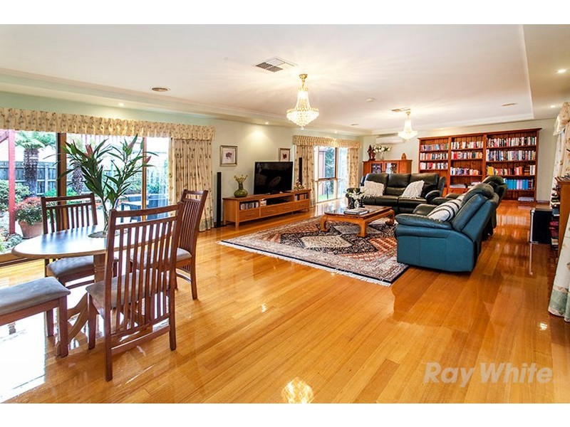 15 Baranbali Drive, Vermont South VIC 3133