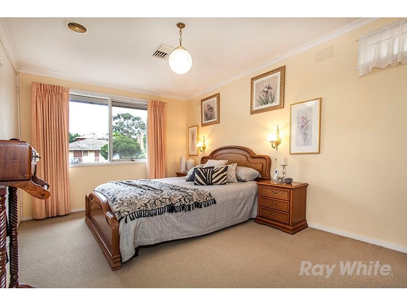 15 Baranbali Drive, Vermont South VIC 3133