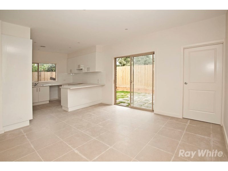 2/6 Roberts Avenue, Mulgrave VIC 3170