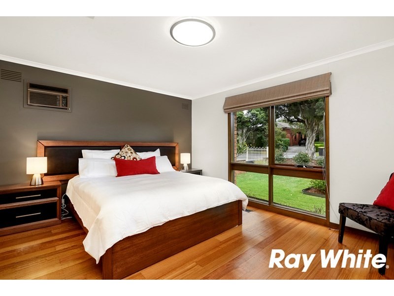 76 King Arthur Drive, Glen Waverley VIC 3150