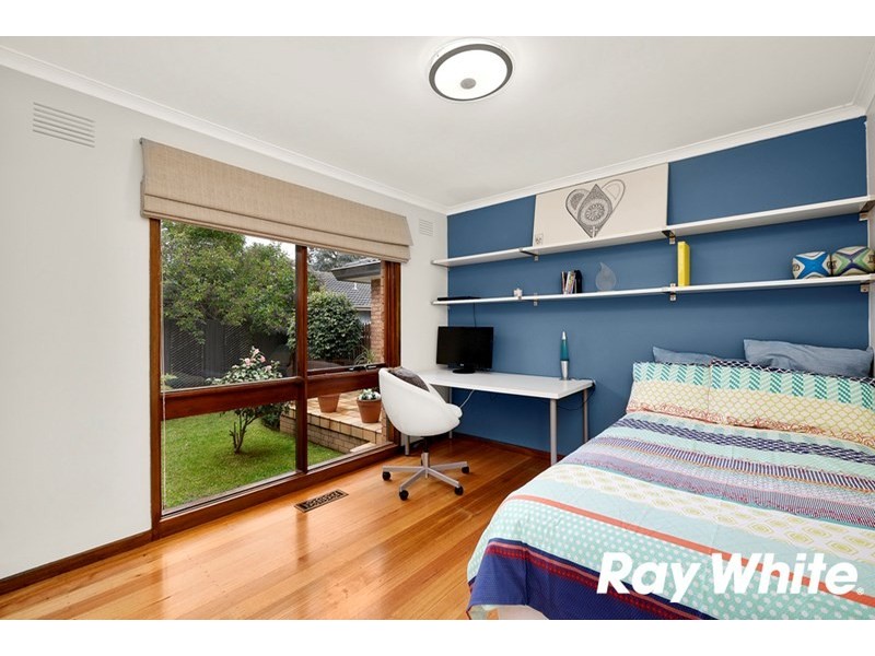 76 King Arthur Drive, Glen Waverley VIC 3150