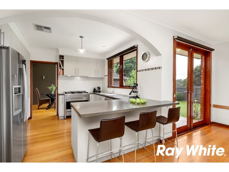 76 King Arthur Drive, Glen Waverley VIC 3150