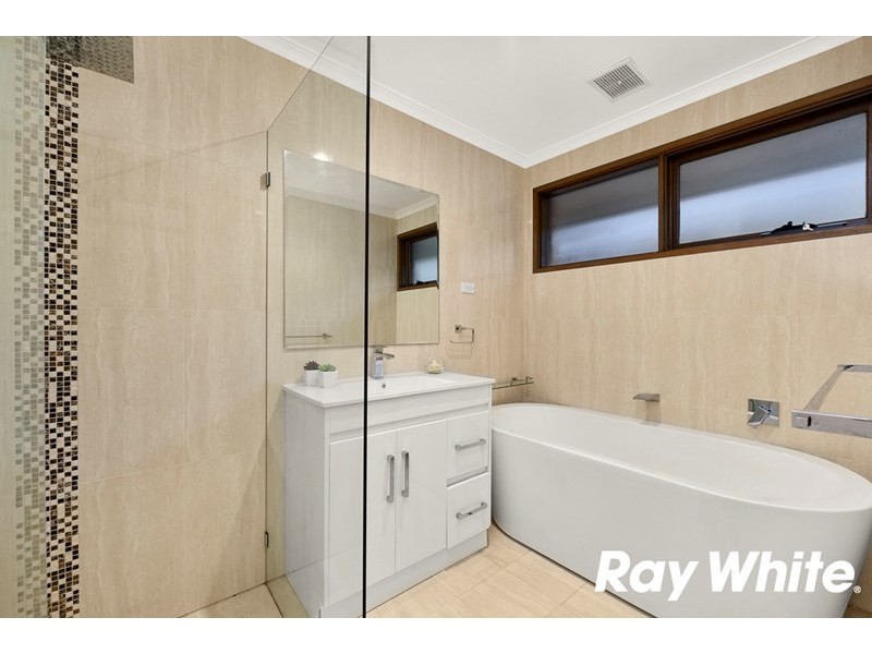 76 King Arthur Drive, Glen Waverley VIC 3150