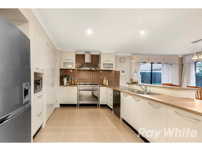 11 Braeburn Parade, Rowville VIC 3178