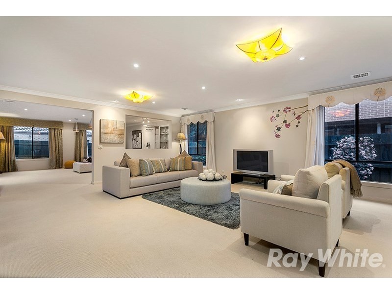 11 Braeburn Parade, Rowville VIC 3178