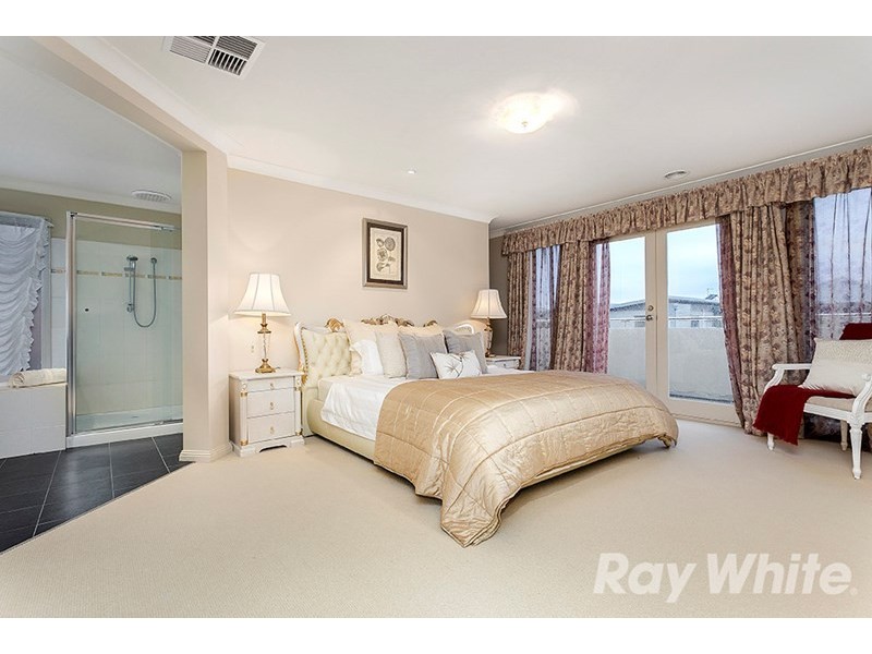 11 Braeburn Parade, Rowville VIC 3178