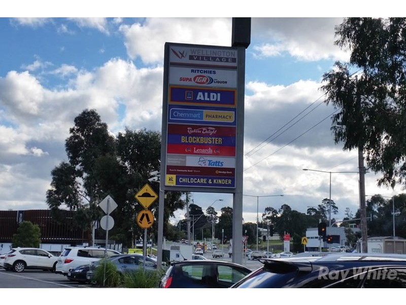 11 Braeburn Parade, Rowville VIC 3178