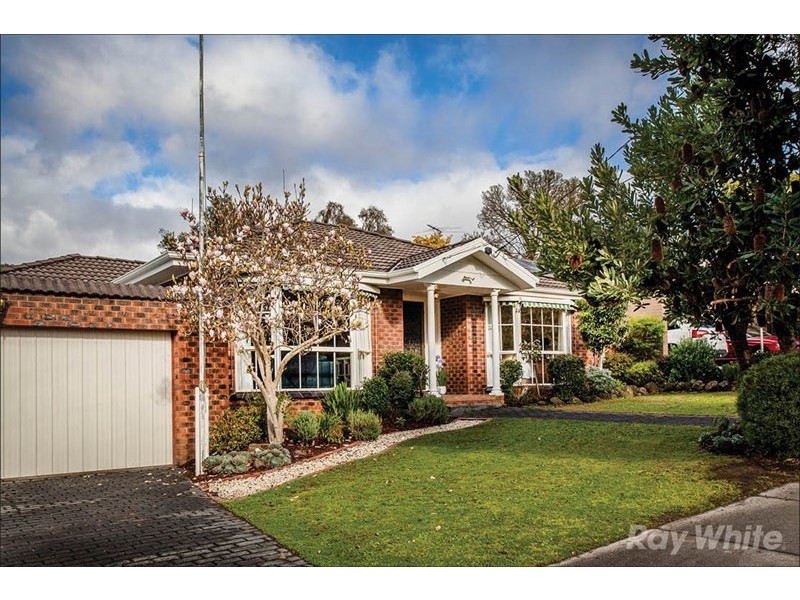 4 Eastleigh Drive, Glen Waverley VIC 3150
