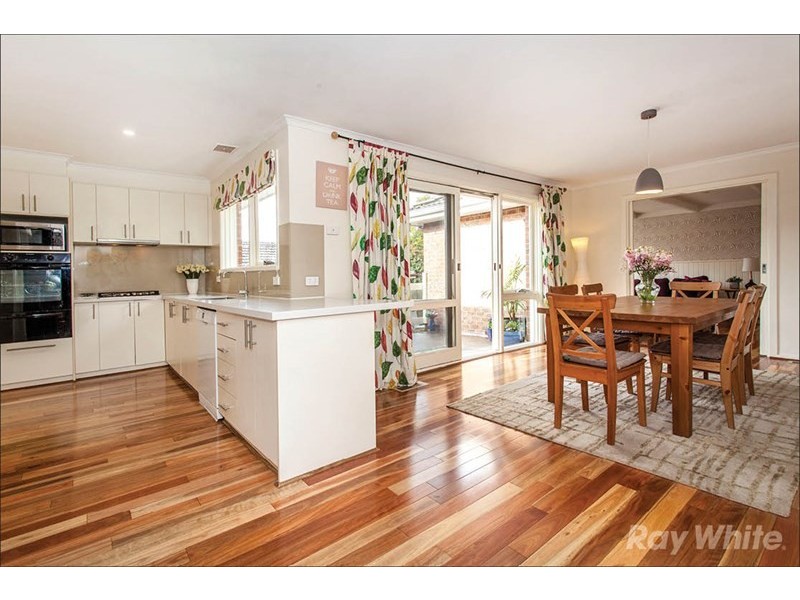 4 Eastleigh Drive, Glen Waverley VIC 3150
