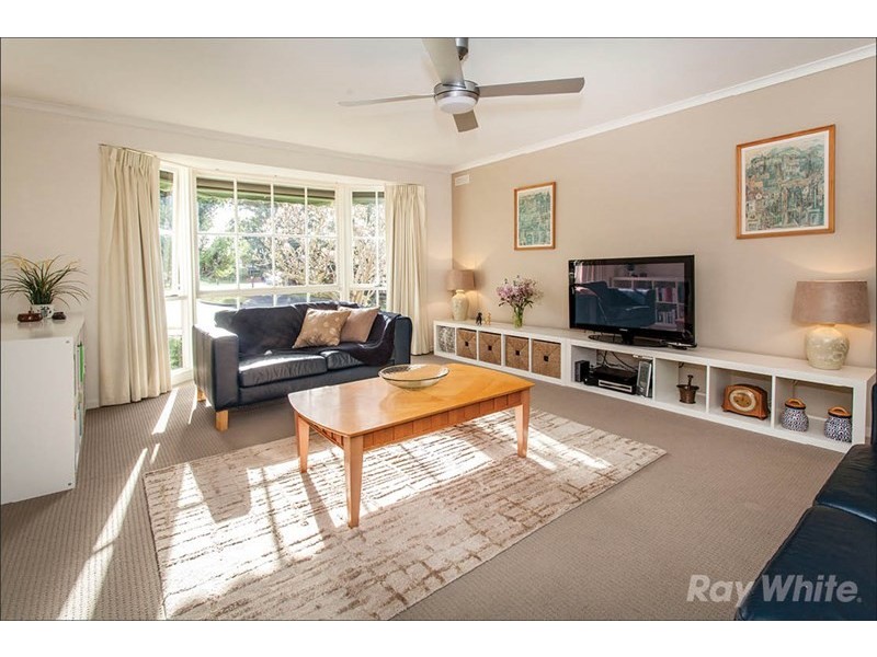 4 Eastleigh Drive, Glen Waverley VIC 3150