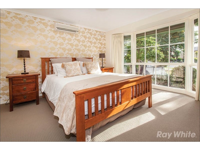 4 Eastleigh Drive, Glen Waverley VIC 3150