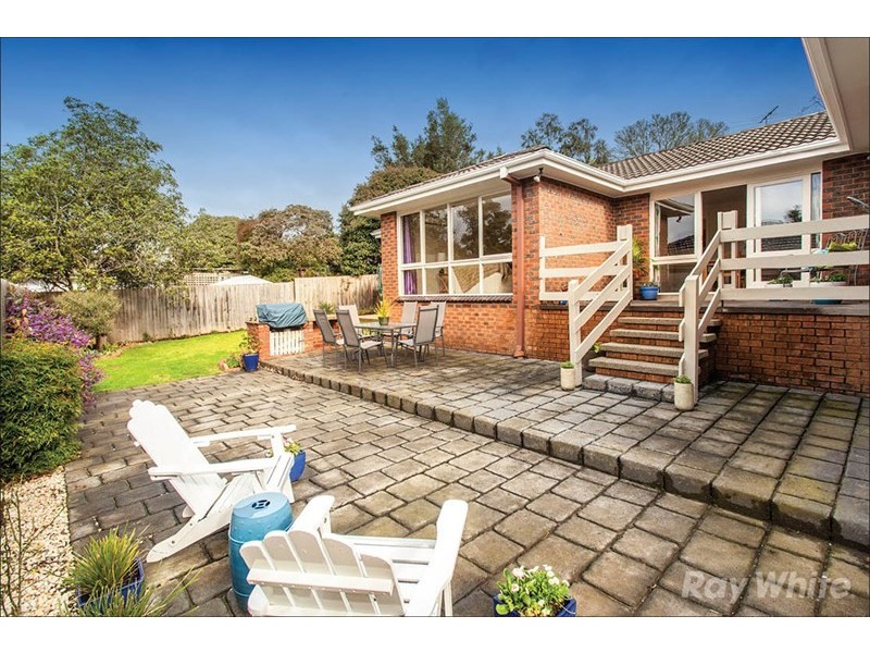 4 Eastleigh Drive, Glen Waverley VIC 3150