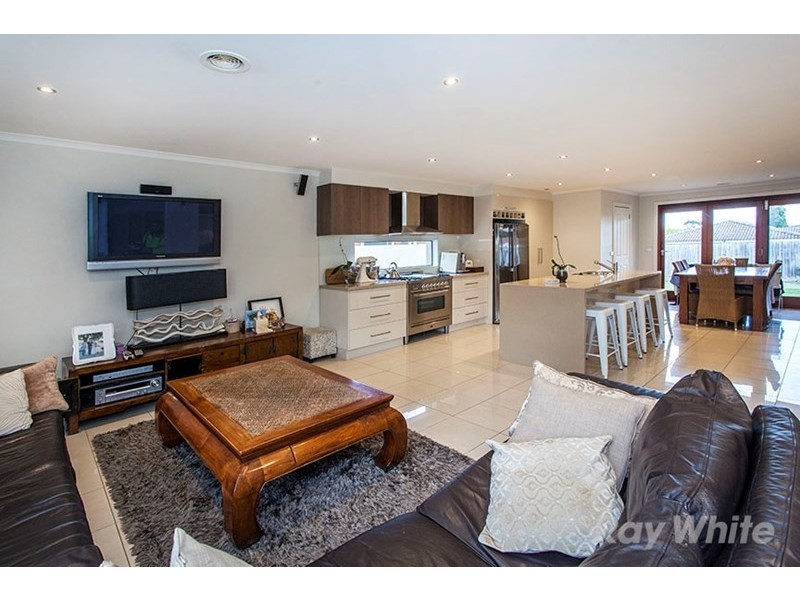 16 Amblecote Crescent, Mulgrave VIC 3170