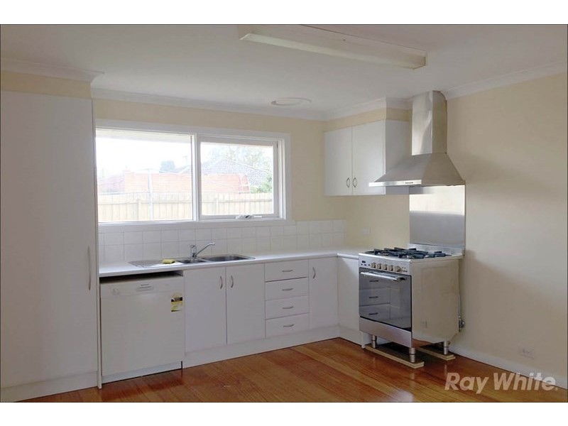 8 Manooka Street, Burwood East VIC 3151