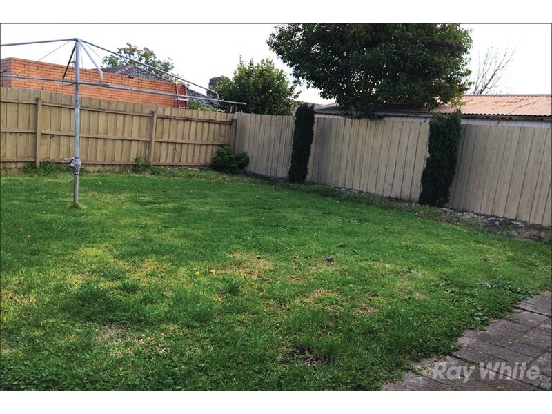 8 Manooka Street, Burwood East VIC 3151