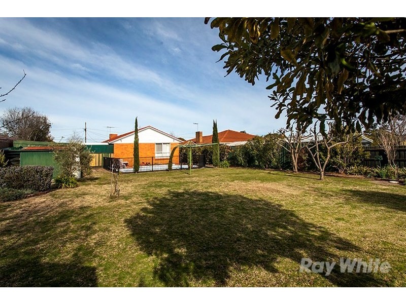 9 Whites Lane, Glen Waverley VIC 3150